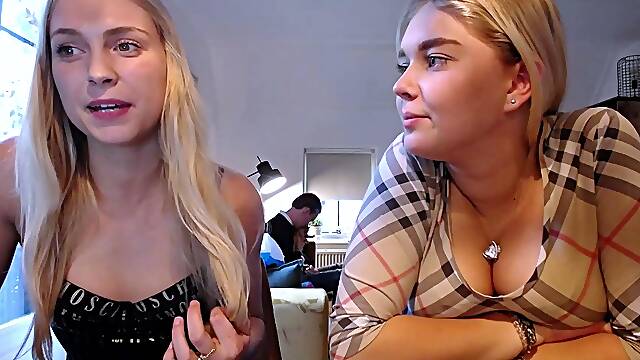 Amateur Blonde With BIG BOOBS Hot Free Cam Show