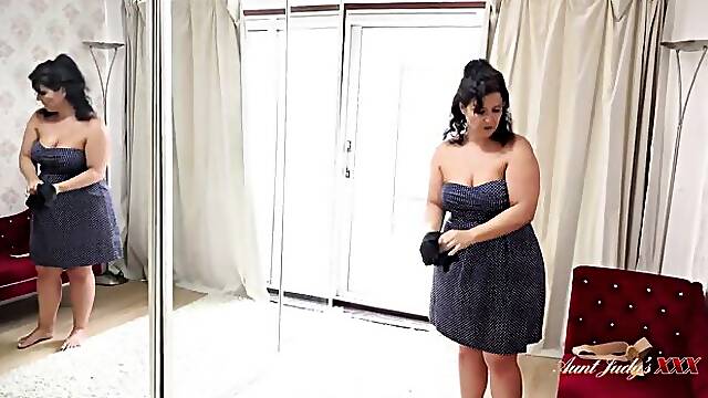Lissome Montse Swinger and Judys reality video