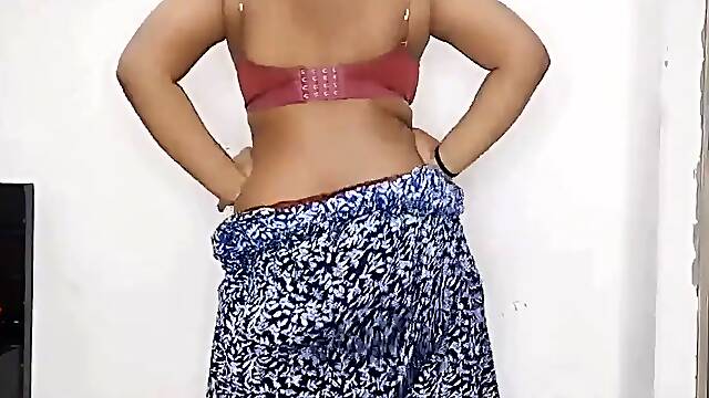 Desi Girl adventure sex with bottle guard