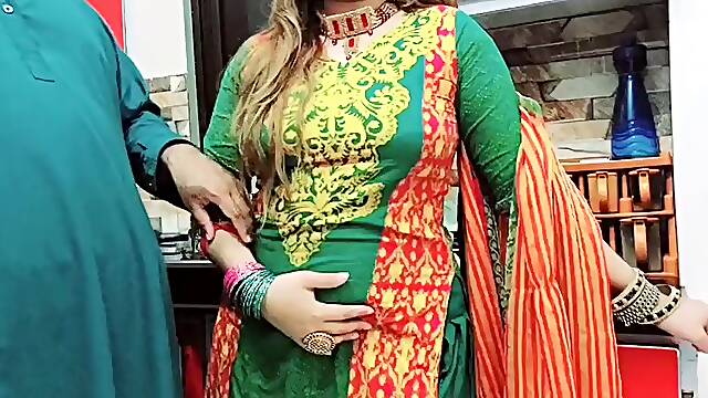 Desi wife has real sex with husbands friend with clear Hindi audio - Hot Talking