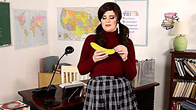Tiggle Bitties Big Tits Striptease