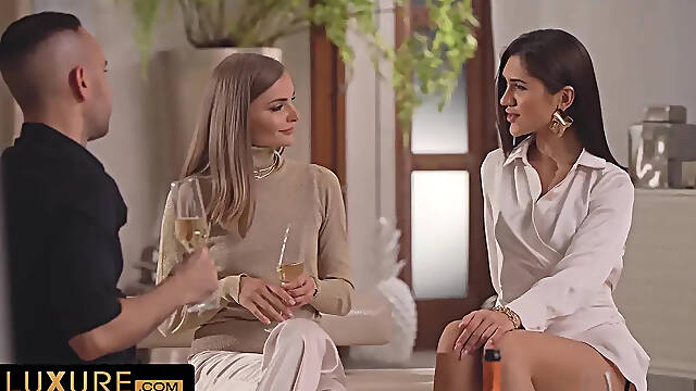 Fibi Euro In Shares Her Partner With The Alluring Jadilica