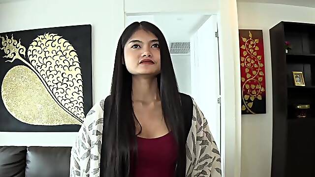 Random Asian teen turns out to be a BJ machine