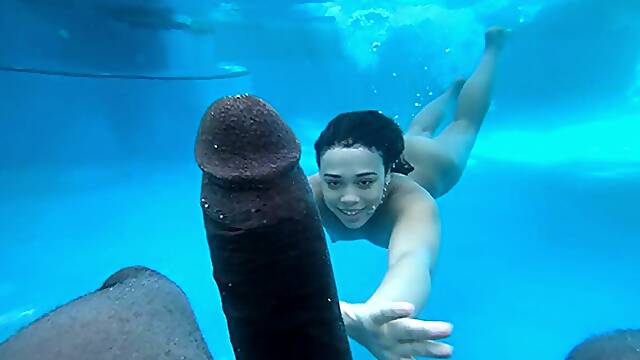 Underwater Sex Amateur Teen Crushed By BBC Big Black Dick