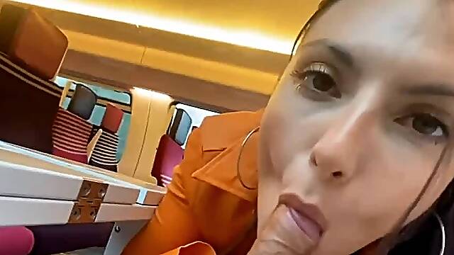 सार्वजनिक जगह खोजें