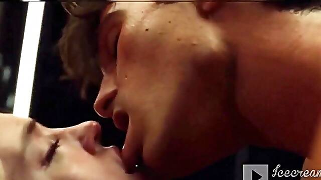 Amateur Sydney Sweeney gives a steamy performance in her homemade HD porn video