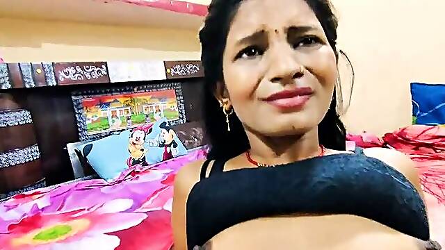भारतीय आंटी खोजें