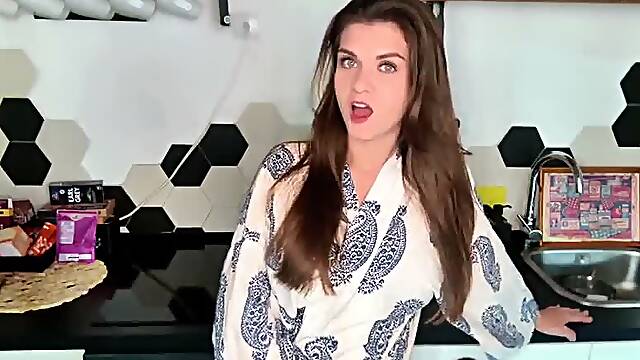 My Trans Stepmother Wanna Fuck Me in the Ass with Her Big Cock