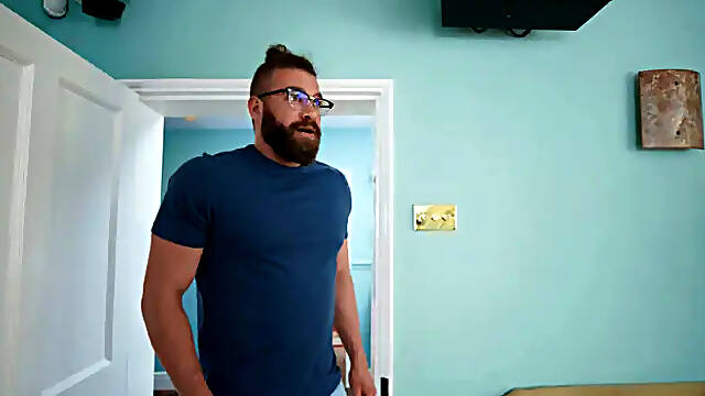 Brazzers: Cosplay Culo with Xander