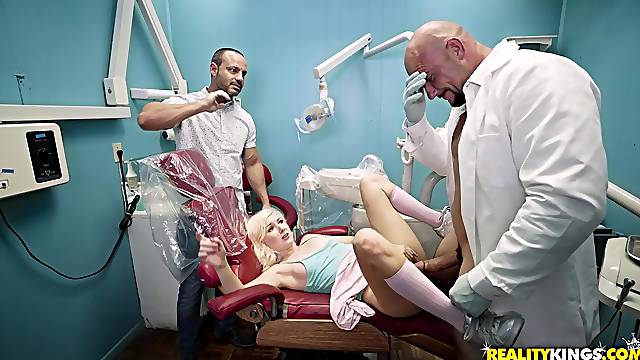 Blonde slut Vera Bliss fondles shaved pussy and blowjobs doctors big dick