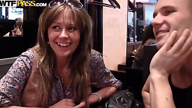 Amateur teen public pick up