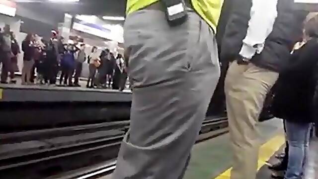 Stranger security guy bulge in metro