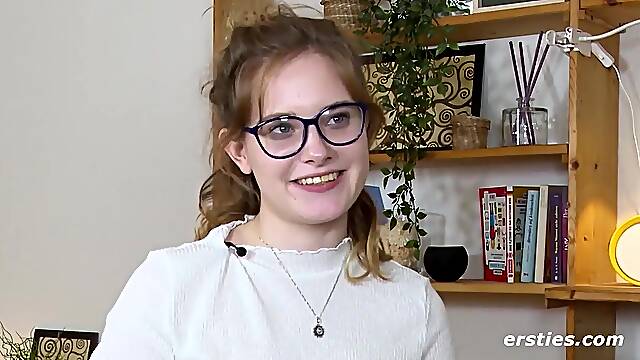 Deutsche Luna Love, Deutsch Nerdy Girl, Germansolo, Deutsch Mädchen Solo