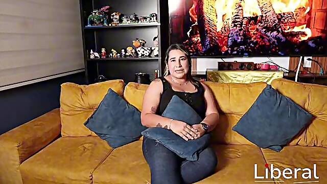 MADURA big beautiful woman COLOMBIANA INFIEL GRABA SU PRIMER PORNO