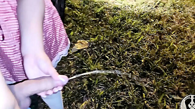 AXKILXNOW PEE COMPEELATION PISSING OUTDOOR