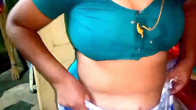 Tamil desi mansion wifey aunty saree changing village house