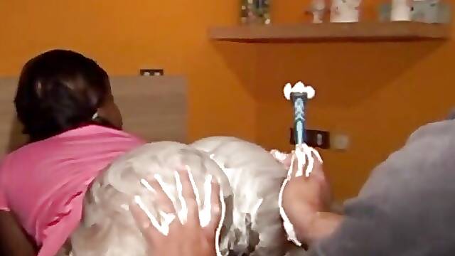 Afeitando El Coño De Mi Esposa, Esposos Con Otros
