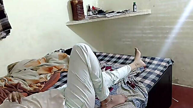 Desi bhabhi ki chudai chut me nikala pani