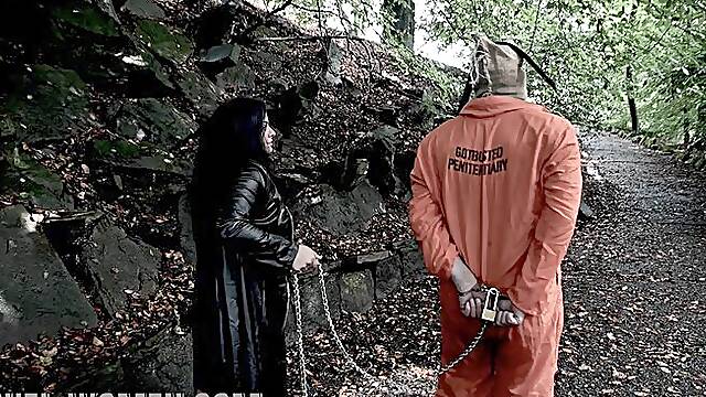 Her Prisoner - Prisoner Training II