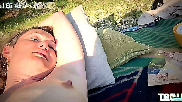A nature walk revved into sensual hookup at the lake (France)