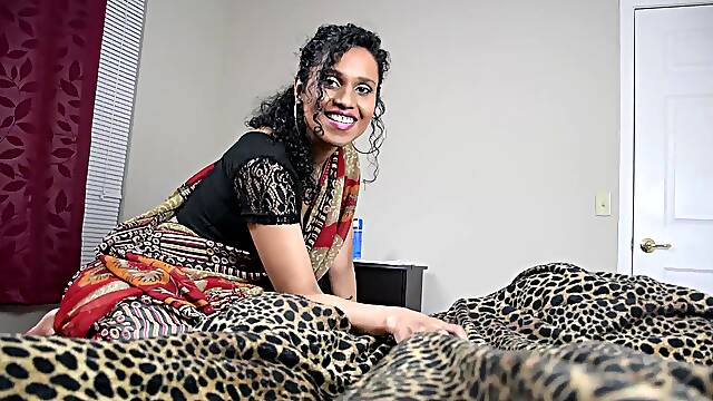 Horny Indian MILF with Massive Ass Gives Mind-blowing Oral Job and Gets Nailed