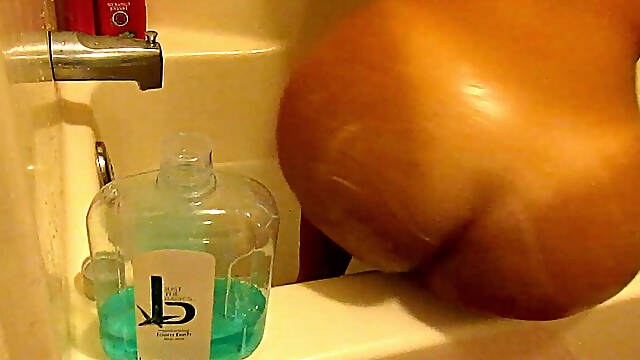 Splish Splash Big Booty Bath