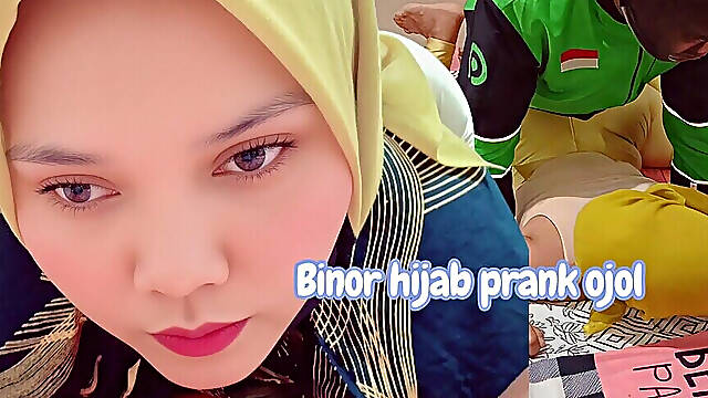 A Pretty Married Woman Gets Pranked by a Ride Hailing Driver, Leading to Them Having Sex - Full Videos Indonesian Viral